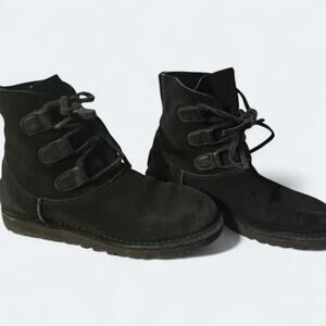 UGG Elvi Lace-Up Ankle Boots Black Suede Womens Size 7
